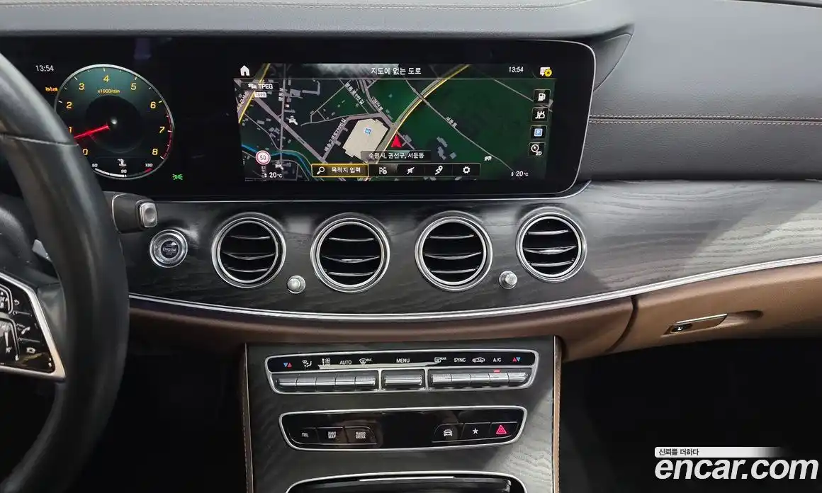 Mercedes-Benz E-Class 2023 2.0 Автомат в Москве № 1148011, фото 14