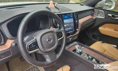 Volvo XC60, 2025
