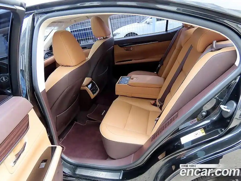 Lexus ES 2017 2.5 гидро в Москве № 1150913, фото 6