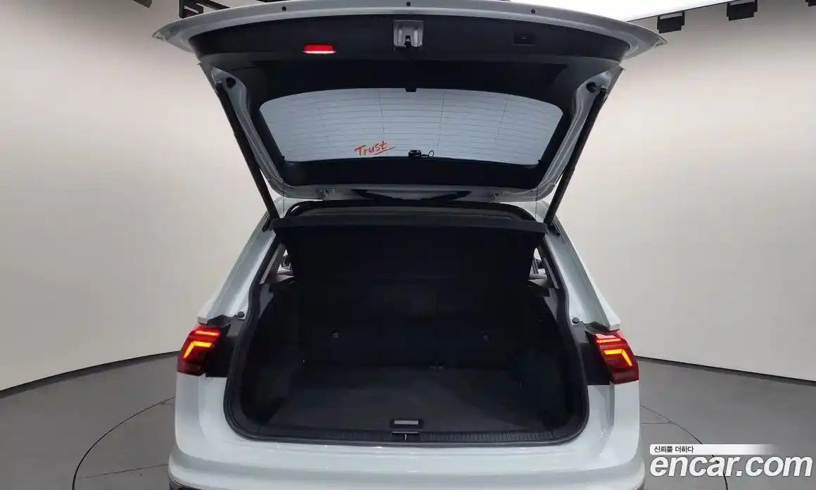 Volkswagen Tiguan 2022 2.0 гидро в Москве № 1151204, фото 20