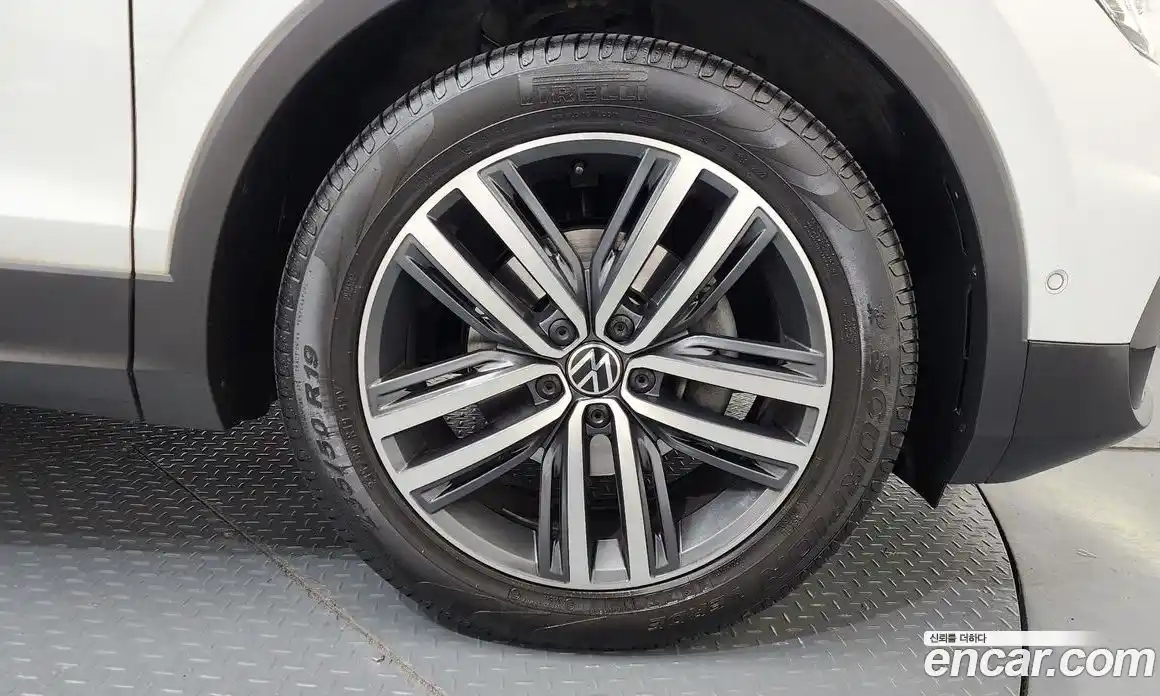 Volkswagen Tiguan 2022 2.0 гидро в Москве № 1151204, фото 5
