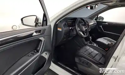 Volkswagen Tiguan 2022 2.0 гидро в Москве № 1151204, миниатюра 10