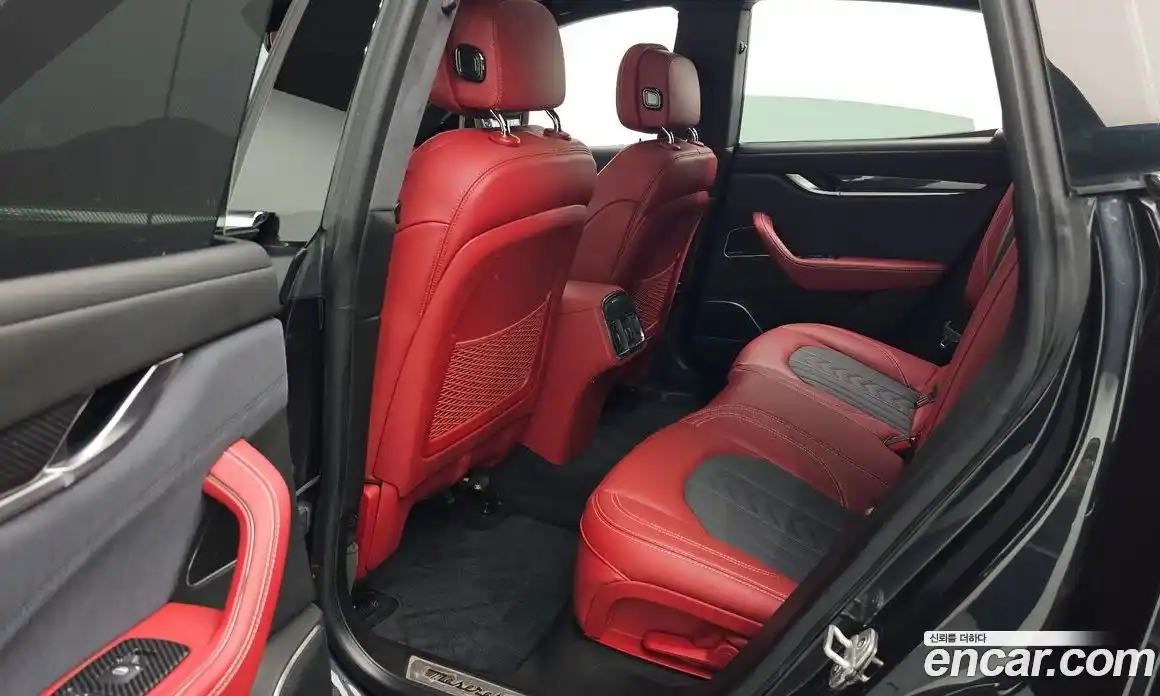 Maserati Levante 2018 3.0 гидро в Москве № 1152428, фото 12