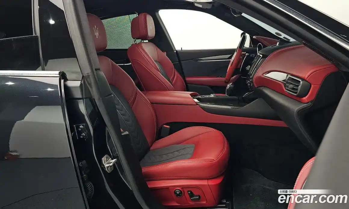 Maserati Levante 2018 3.0 гидро в Москве № 1152428, фото 10