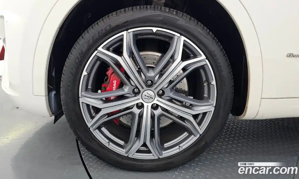 Maserati Levante 2019 3.0 гидро в Москве № 1152459, фото 5