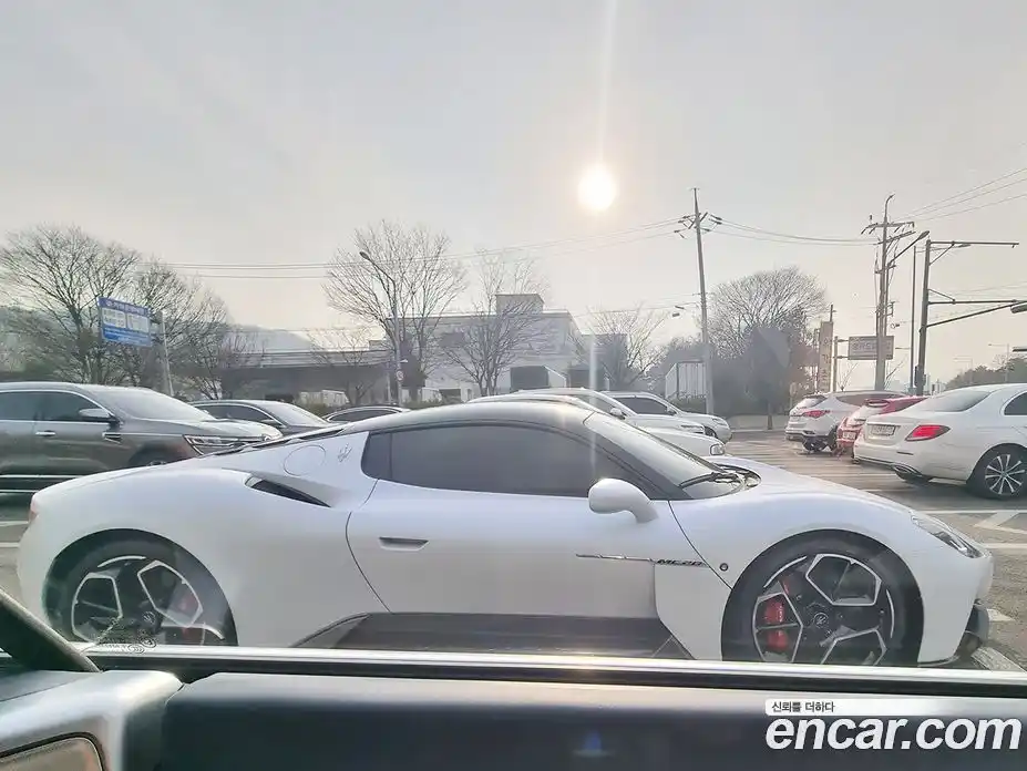 Maserati MC20 2022 3.0 гидро в Москве № 1152476, фото 5