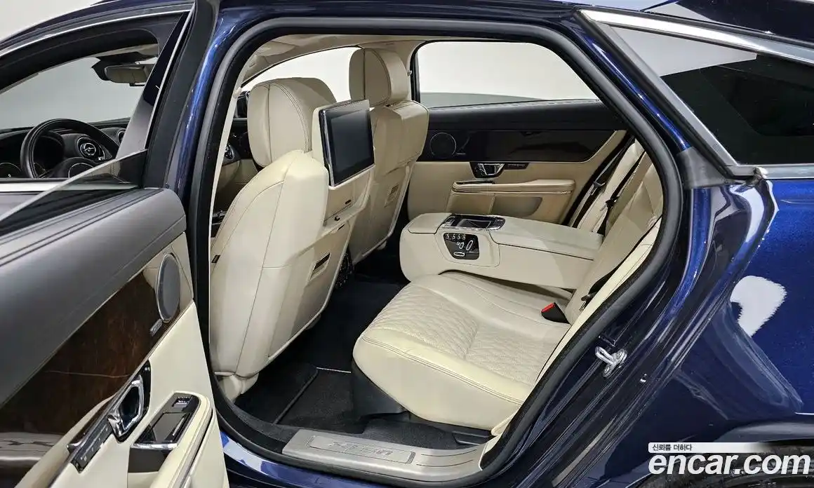 Jaguar XJ 2018 3.0 гидро в Москве № 1152532, фото 11