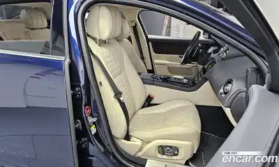 Jaguar XJ 2018 3.0 гидро в Москве № 1152532, миниатюра 12