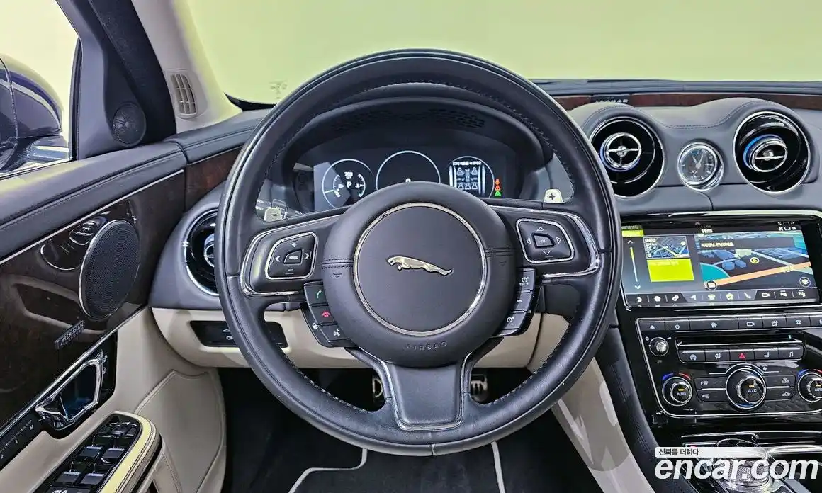 Jaguar XJ 2018 3.0 гидро в Москве № 1152532, фото 13