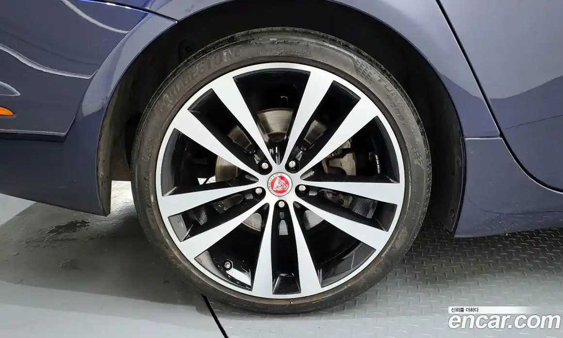 Jaguar XJ 2018 3.0 гидро в Москве № 1152532, фото 5