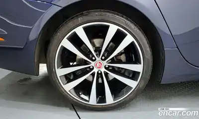 Jaguar XJ 2018 3.0 гидро в Москве № 1152532, миниатюра 5