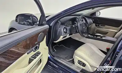 Jaguar XJ 2018 3.0 гидро в Москве № 1152532, миниатюра 10