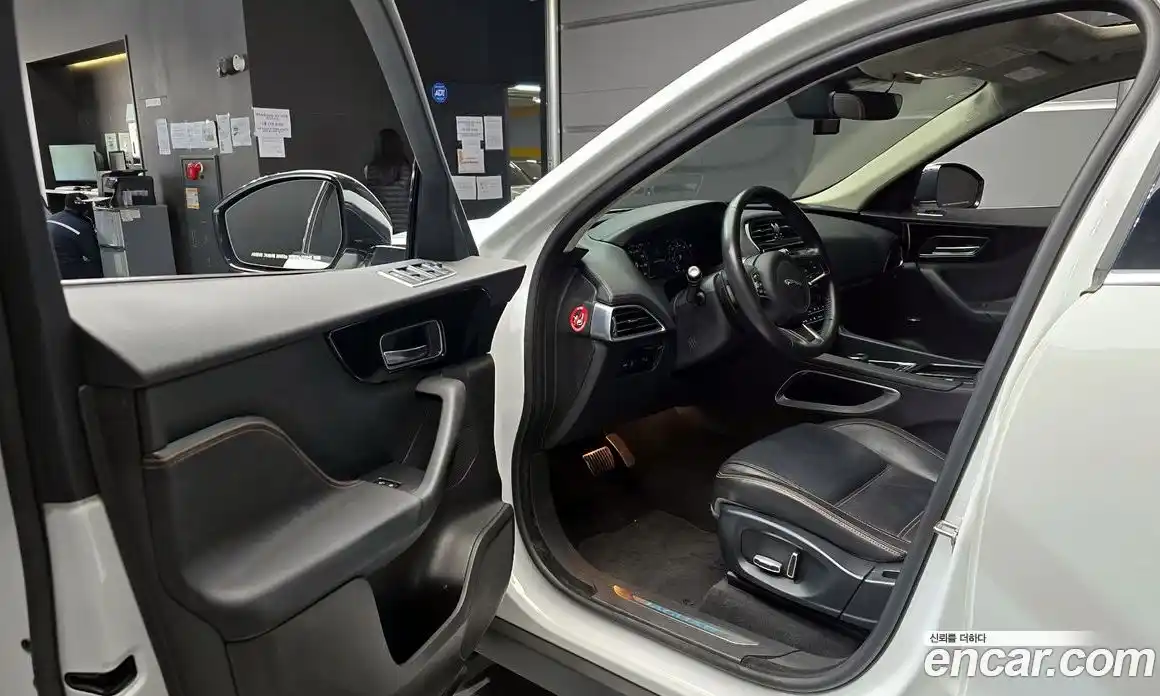 Jaguar F-Pace 2019 2.0 гидро в Москве № 1152539, фото 11