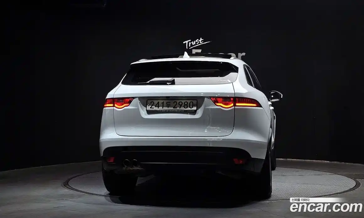 Jaguar F-Pace 2019 2.0 гидро в Москве № 1152539, фото 4