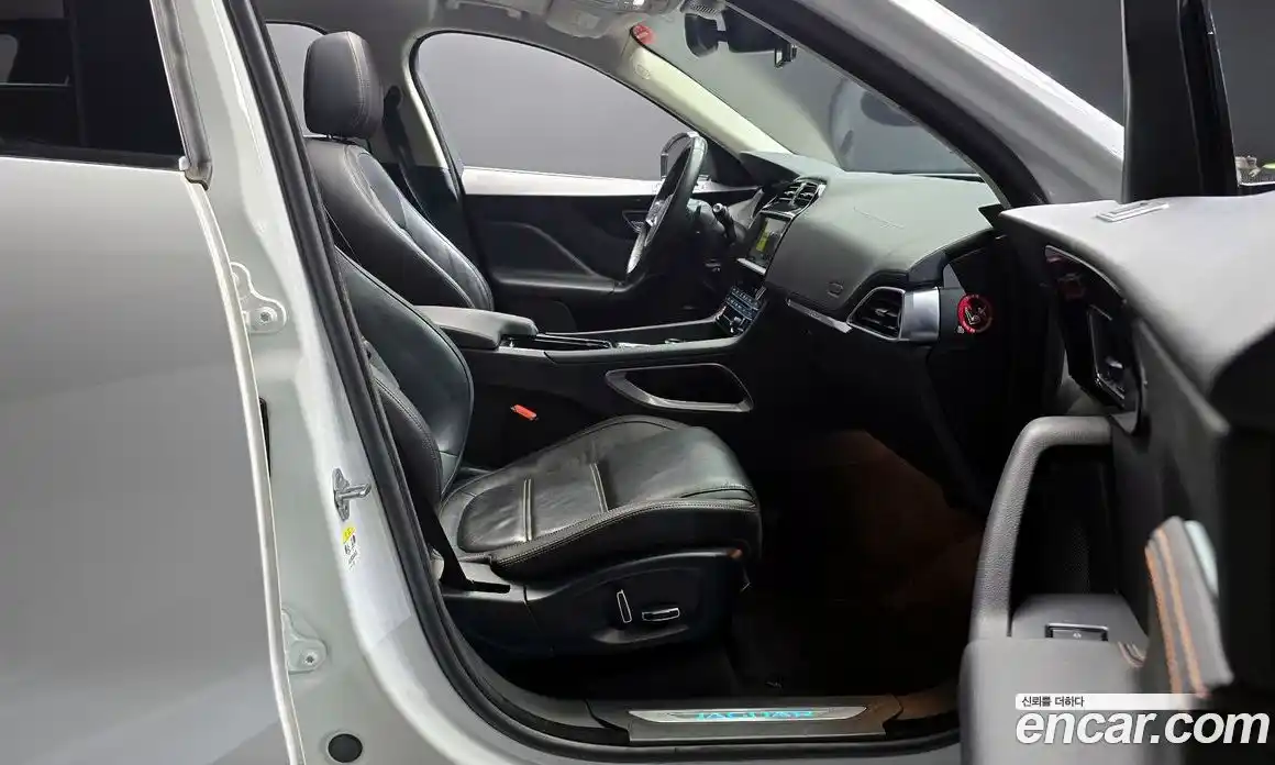 Jaguar F-Pace 2019 2.0 гидро в Москве № 1152539, фото 10