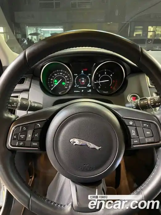 Jaguar E-Pace 2019 2.0 гидро в Москве № 1152596, фото 13
