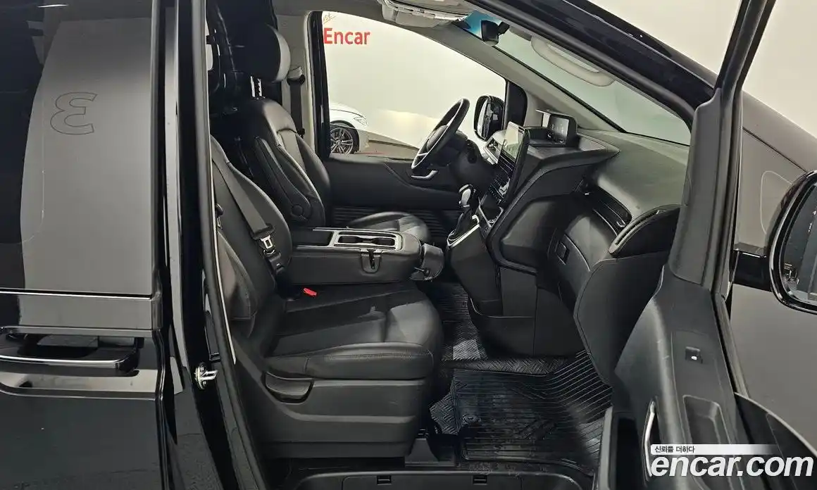 Hyundai Staria 2025 3.5 Автомат в Москве № 1154618, фото 11