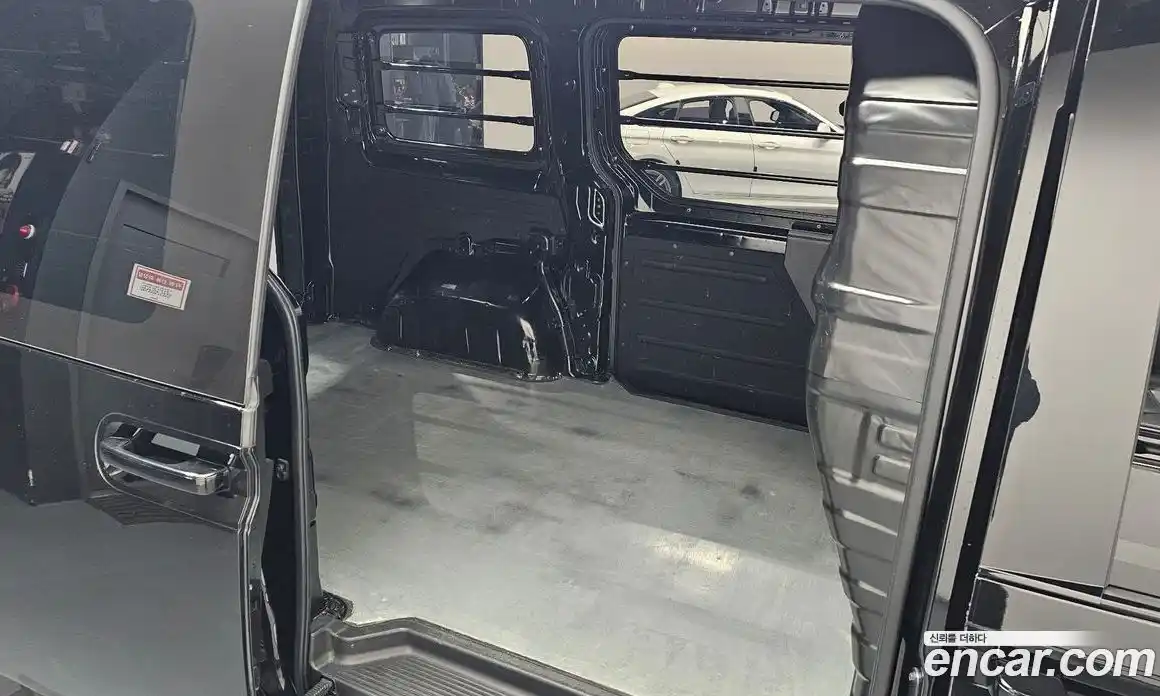 Hyundai Staria 2025 3.5 Автомат в Москве № 1154618, фото 12