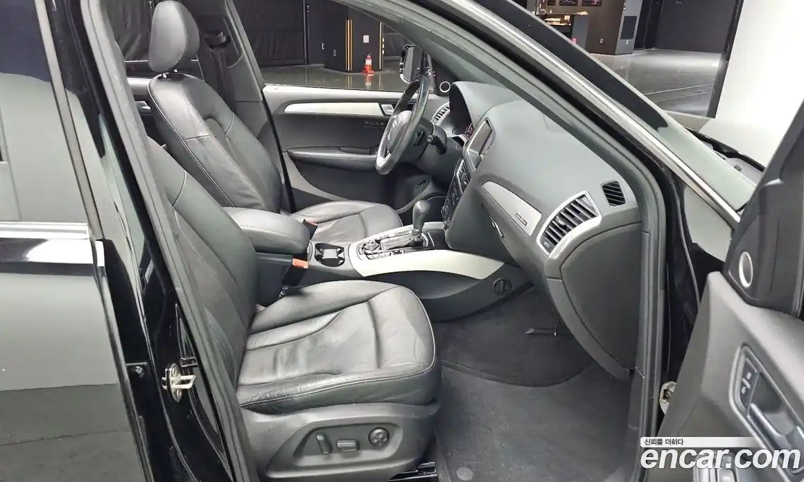 Audi Q5 2010 3.2 гидро в Москве № 141010, фото 12