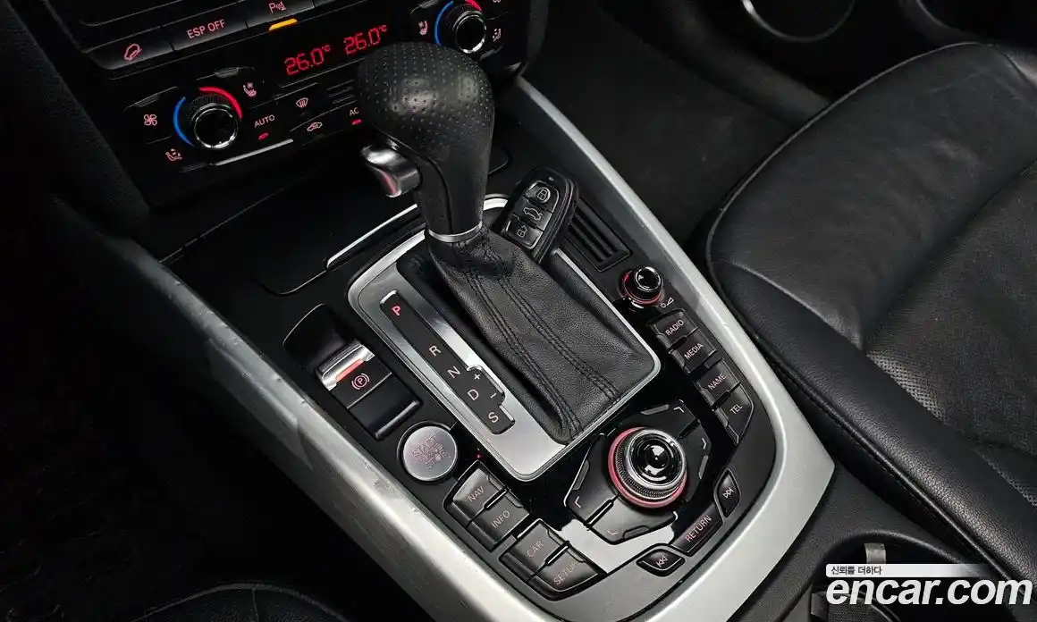 Audi Q5 2010 3.2 гидро в Москве № 141010, фото 9