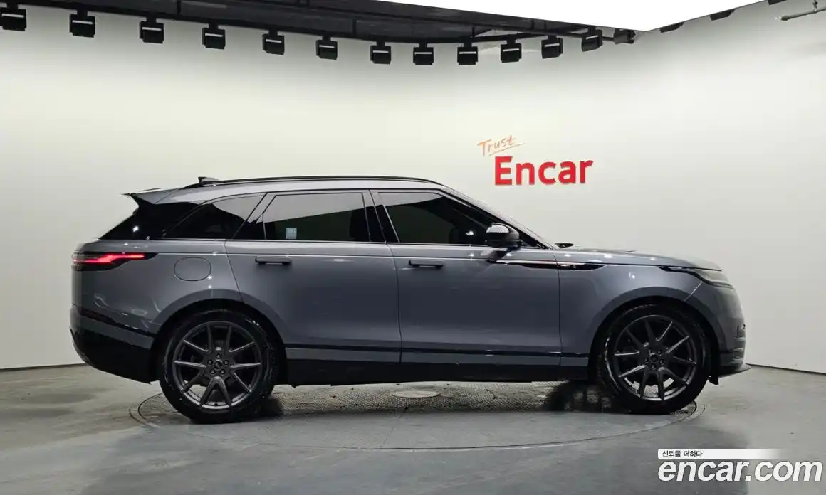 Land Rover Range-Rover Velar 2024 3.0 гидро в Москве № 166078, фото 6