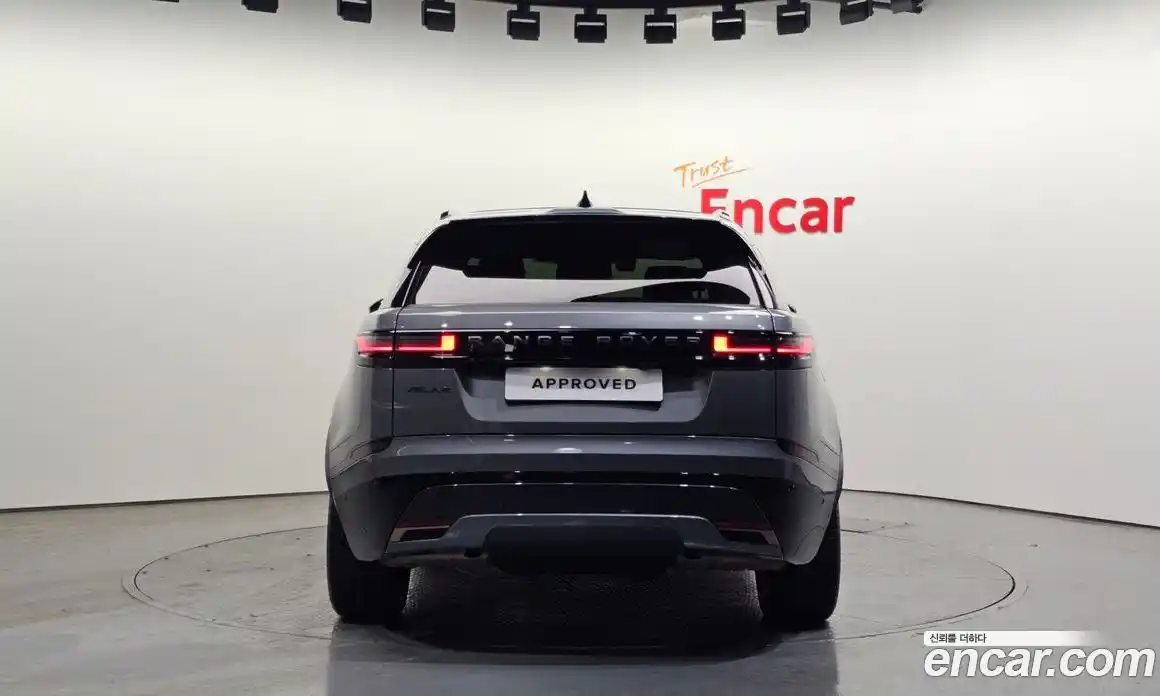 Land Rover Range-Rover Velar 2024 3.0 гидро в Москве № 166078, фото 7
