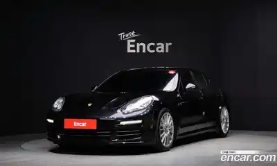 Porsche Panamera, 2015