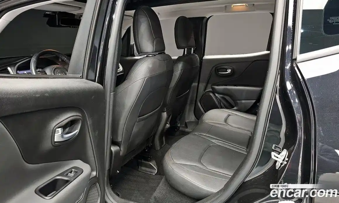 Jeep Renegade 2021 2.4 гидро в Москве № 215423, фото 10