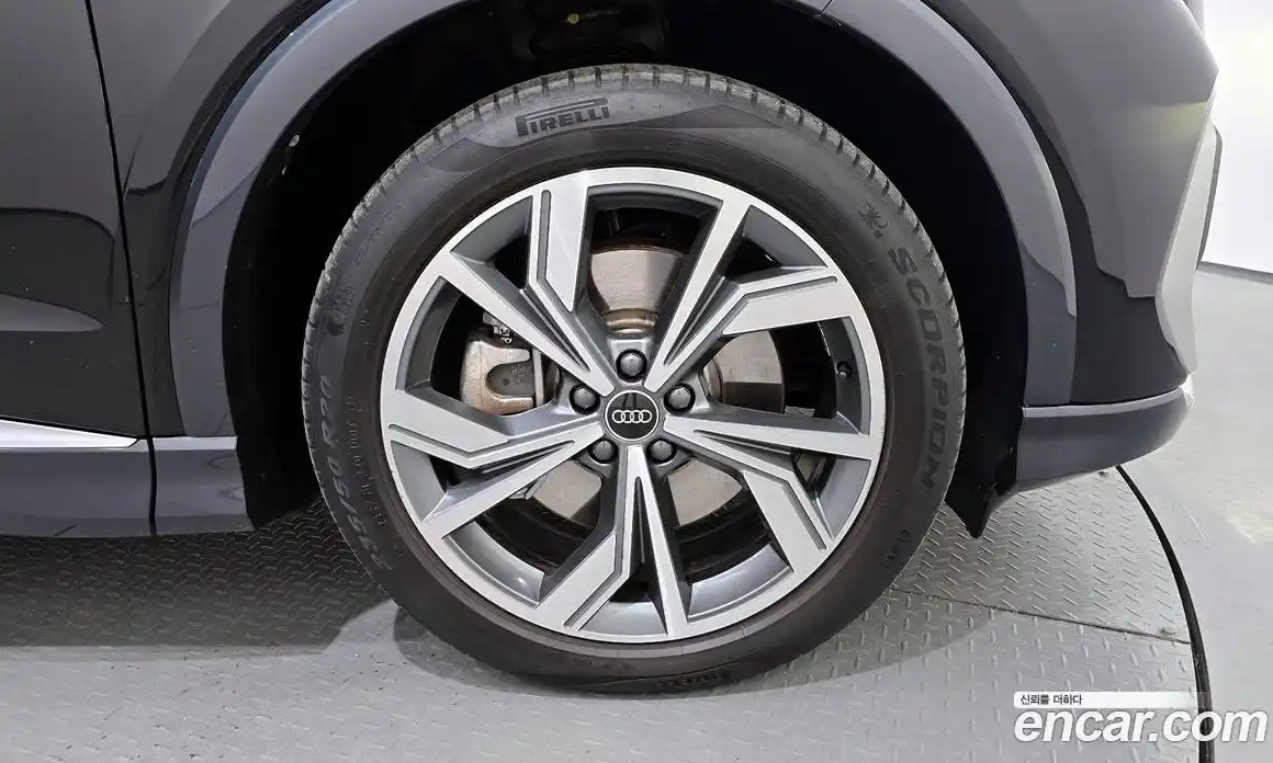 Audi Q4 e-tron 2022 0.2 гидро в Москве № 229988, фото 5