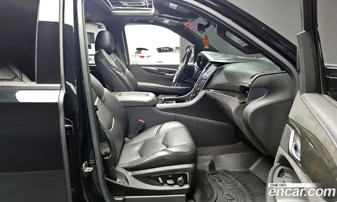 Cadillac Escalade 2020 6.2 гидро в Москве № 256428, фото 10