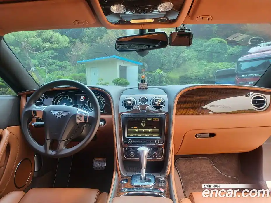 Bentley Continental 2015 4.0 в Москве № 366453, фото 13