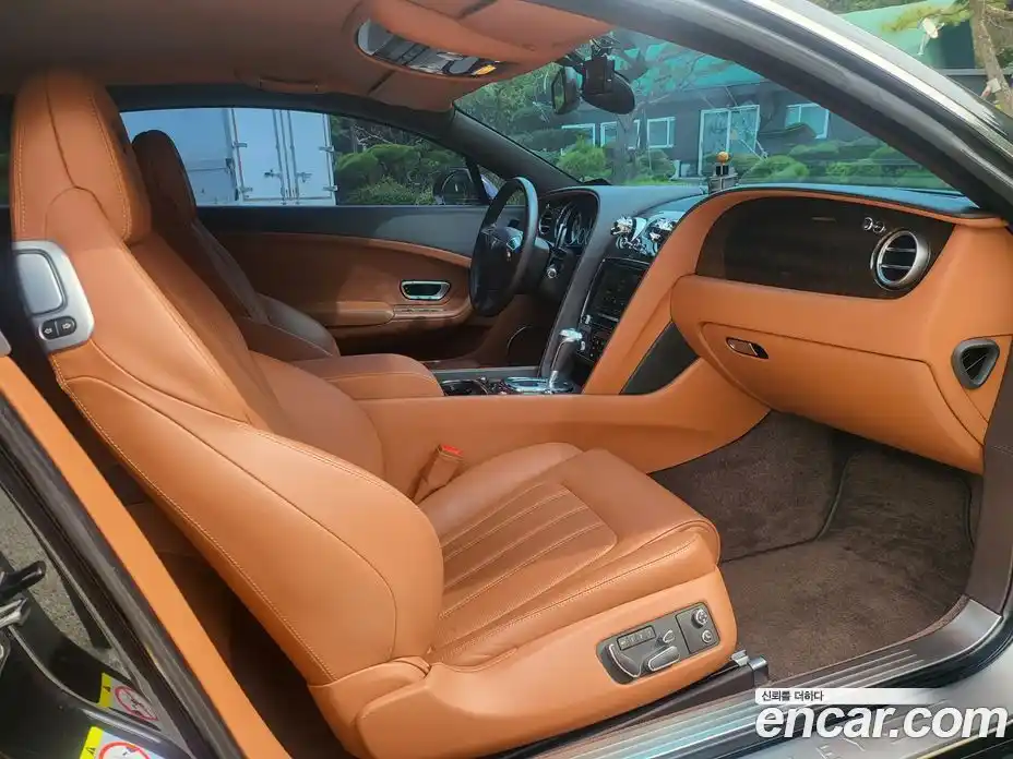 Bentley Continental 2015 4.0 в Москве № 366453, фото 16