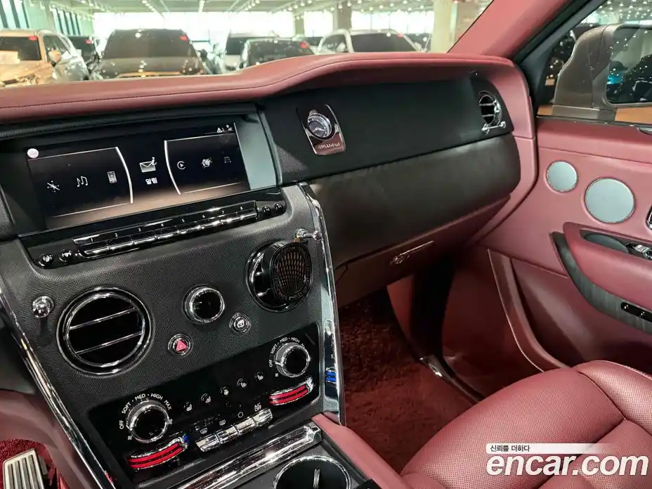 Rolls-Royce Cullinan 2021 6.7 гидро в Москве № 864344, фото 11