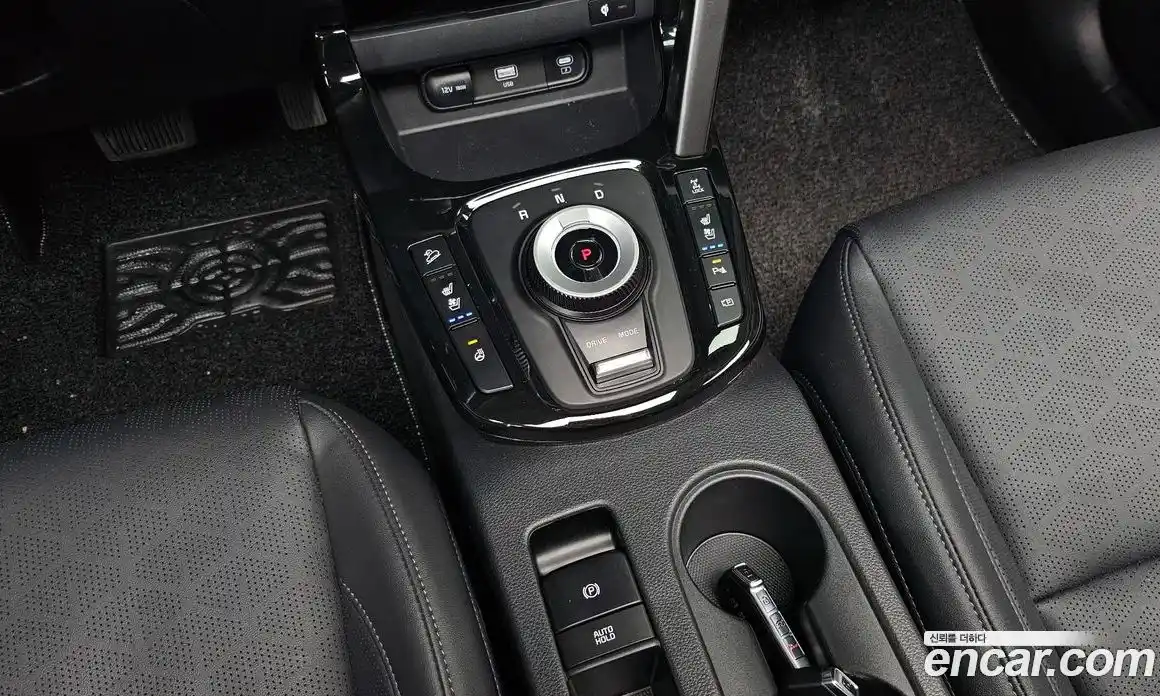 Kia Seltos 2024 1.6 Автомат в Москве № 1128474, фото 9