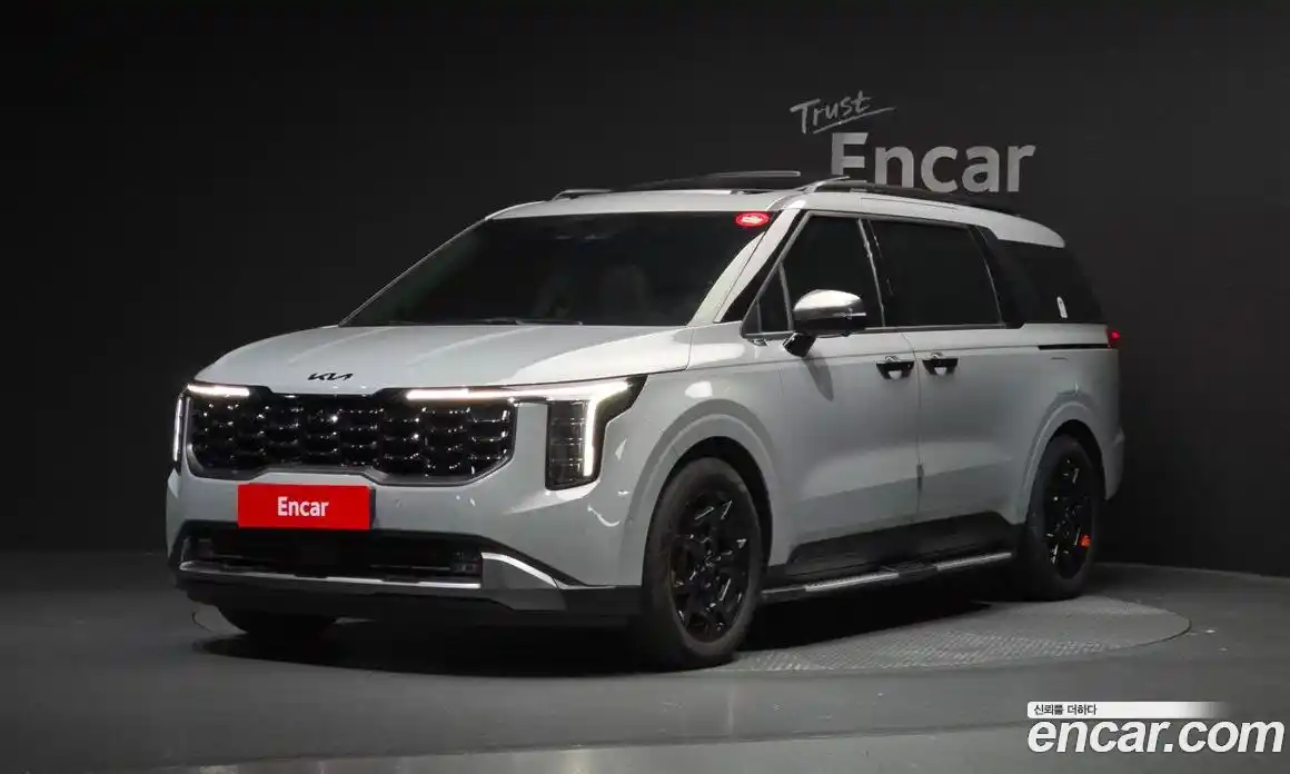 Kia Canival 2024 3.5 Автомат в Москве № 1128544, фото 1