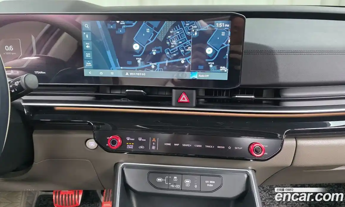 Kia Canival 2024 3.5 Автомат в Москве № 1128544, фото 15