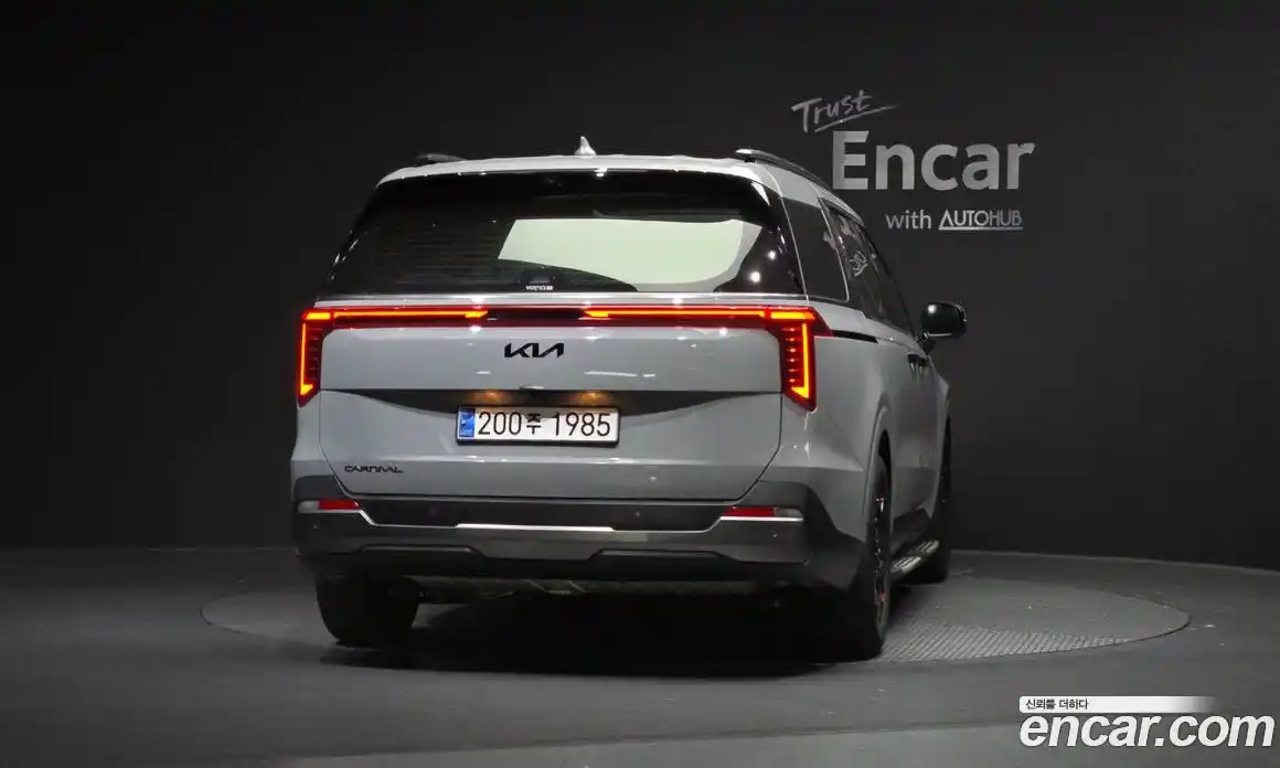 Kia Canival 2024 3.5 Автомат в Москве № 1128544, фото 4