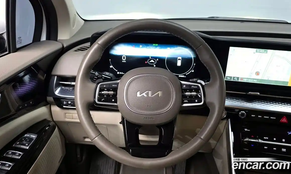 Kia Canival 2023 3.5 Автомат в Москве № 1128918, фото 13
