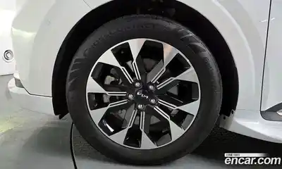 Kia Canival 2023 3.5 Автомат в Москве № 1128918, миниатюра 5