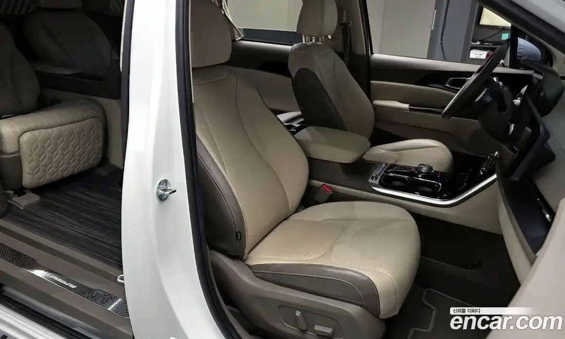 Kia Canival 2023 3.5 Автомат в Москве № 1128918, фото 10