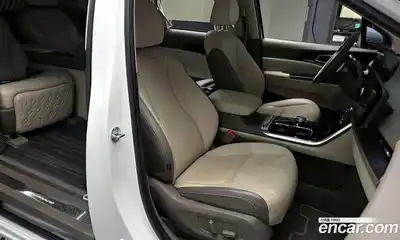 Kia Canival 2023 3.5 Автомат в Москве № 1128918, миниатюра 10