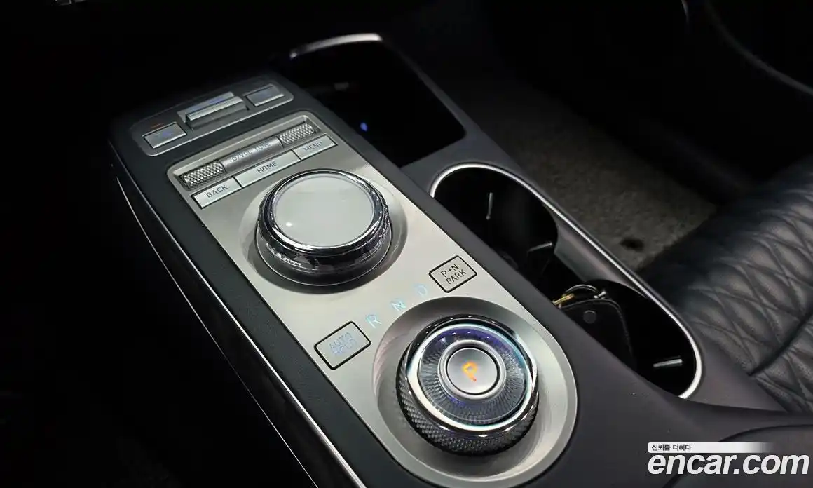 Genesis GV70 2021 2.5 Автомат в Москве № 1129215, фото 9