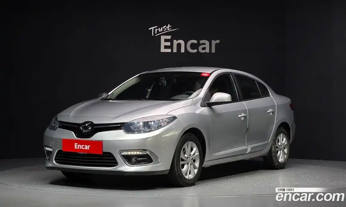 Renault SM3 2016 1.6 гидро в Москве № 1131148, фото 1