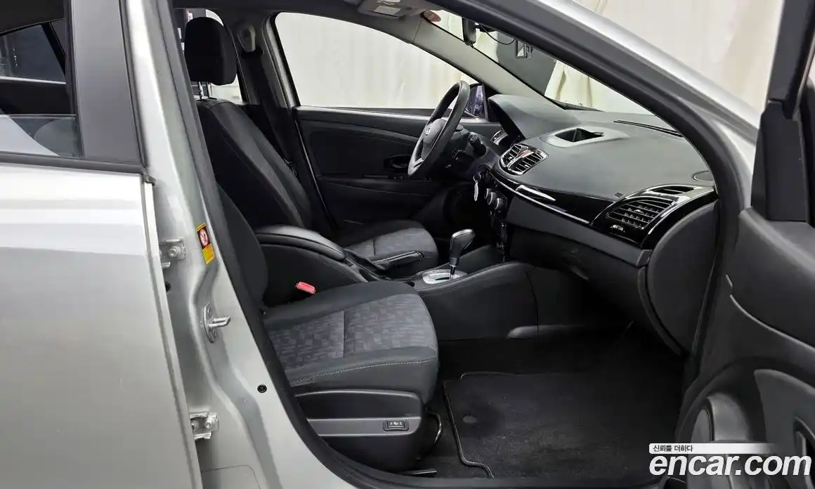 Renault SM3 2016 1.6 гидро в Москве № 1131148, фото 11
