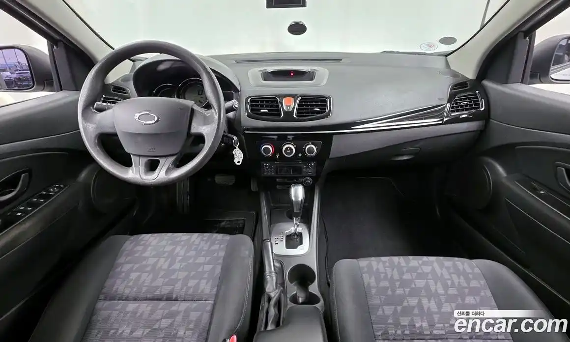 Renault SM3 2016 1.6 гидро в Москве № 1131148, фото 7