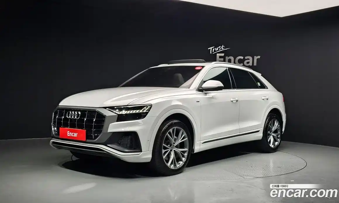 Audi Q8 2020 3.0 гидро в Москве № 1132212, фото 1