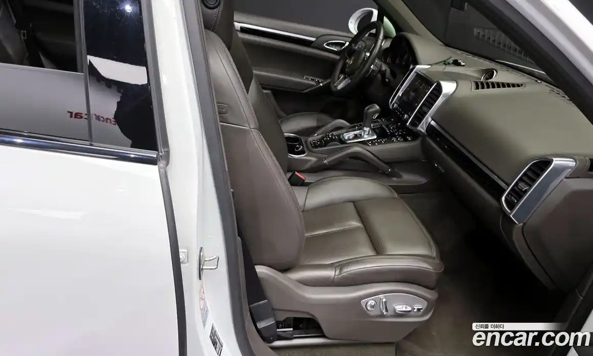 Porsche Cayenne 2017 3.0 гидро в Москве № 1135017, фото 12