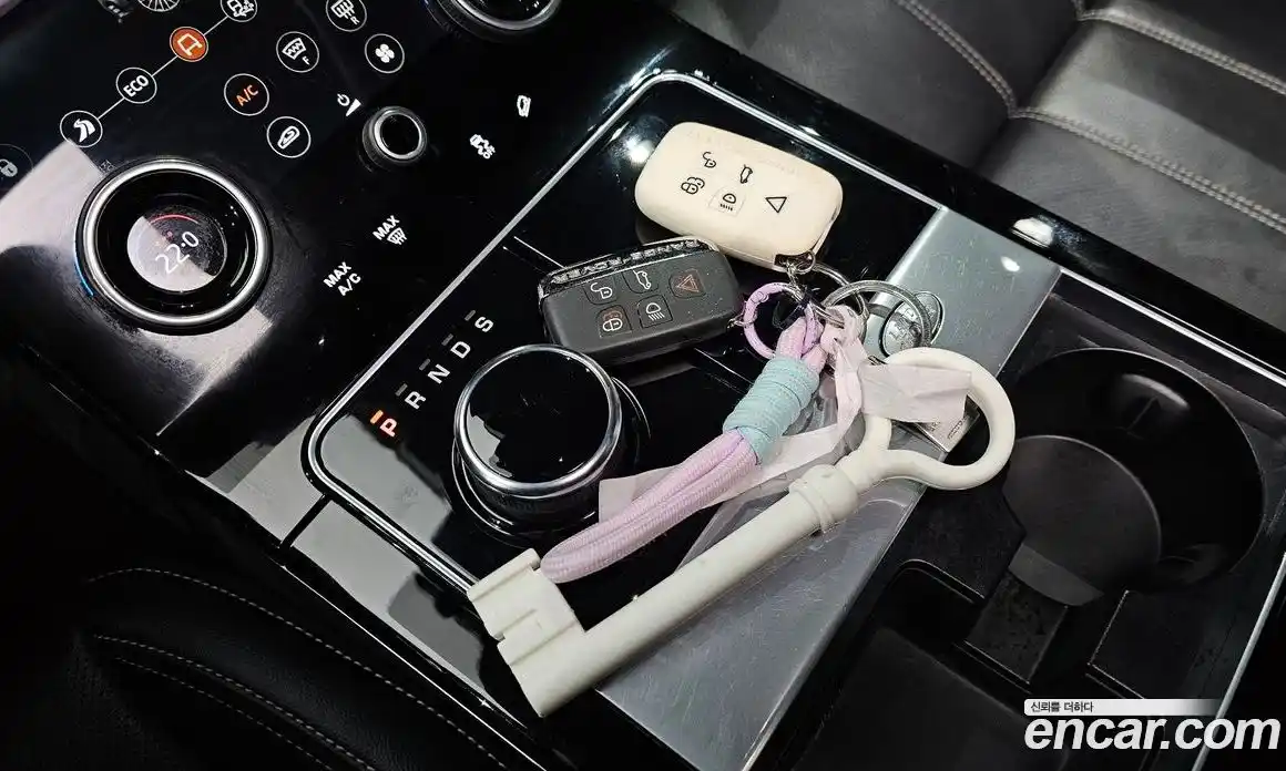 Land Rover Range-Rover Velar 2019 3.0 гидро в Москве № 1136857, фото 9
