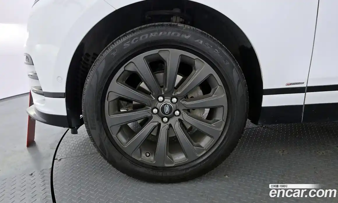 Land Rover Range-Rover Velar 2019 2.0 гидро в Москве № 1137184, фото 5