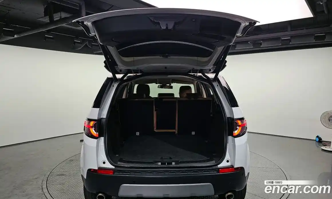 Land Rover Discovery Sport 2018 2.0 гидро в Москве № 1137622, фото 20